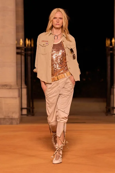 Look 8
